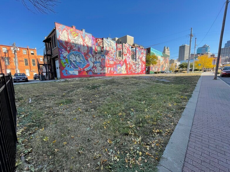 More Photos Of 419 Wyandotte St, Kansas City Land For Sale