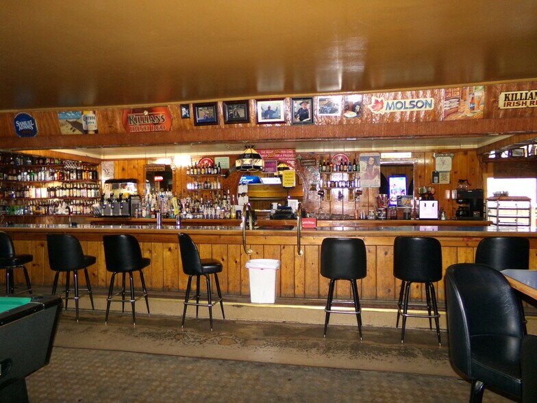 More Photos Of 30 E Pine St, Pinedale Bar For Sale