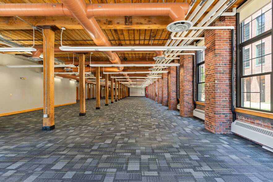 More Photos Of 140 Mill St, Lewiston Office Residential For Sale
