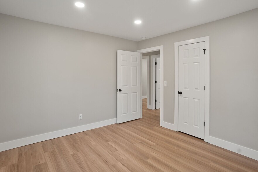 More Photos Of 27 Miller Dr W, Beaufort Office Residential For Sale