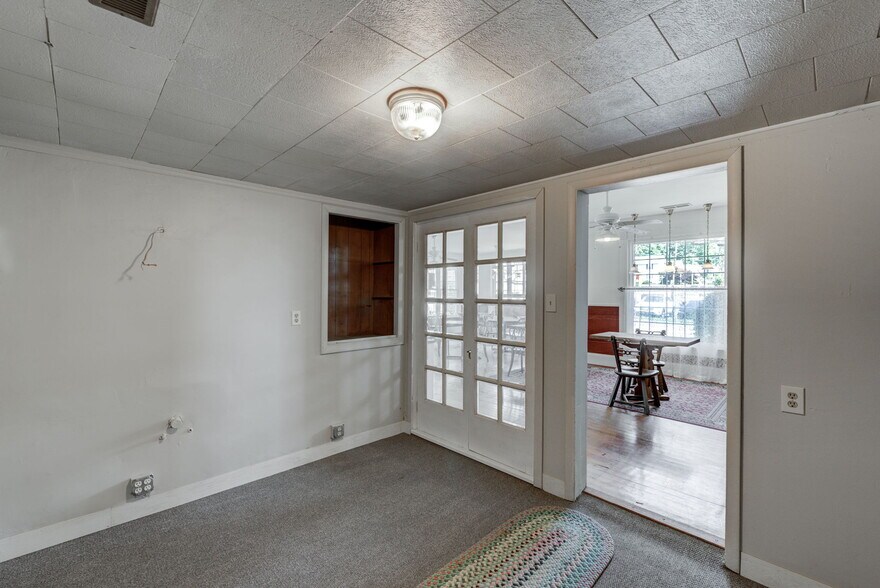 More Photos Of 9430 Main Ave, Cincinnati General Retail For Sale