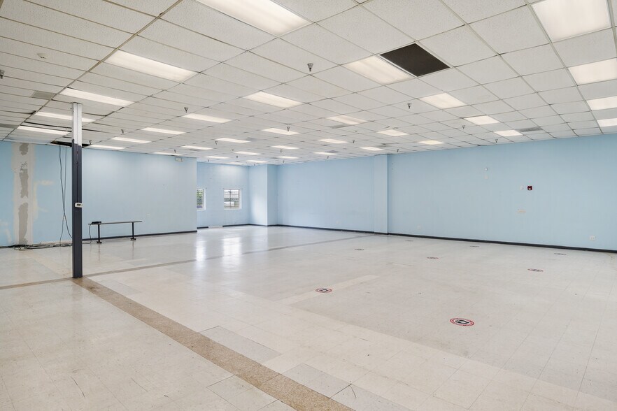 More Photos Of 4930 Poplar Level Rd, Louisville Freestanding For Lease
