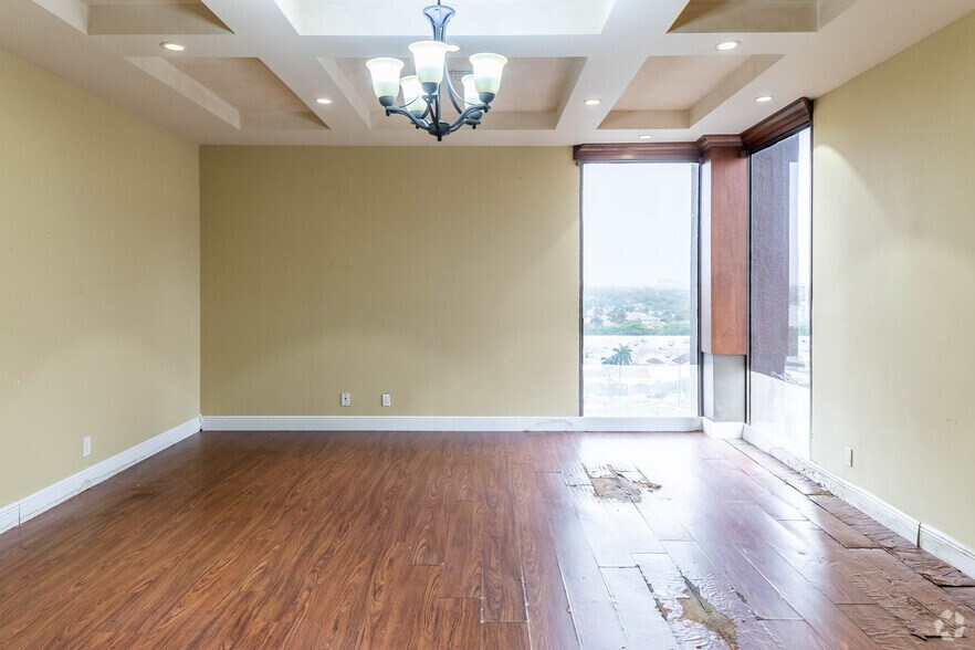 More Photos Of 2500 E Hallandale Beach Blvd, Hallandale Beach Office For Lease