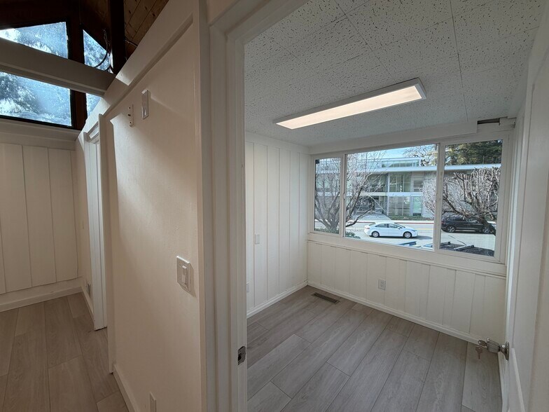 More Photos Of 943 Sir Francis Drake Blvd, Greenbrae Freestanding For Lease
