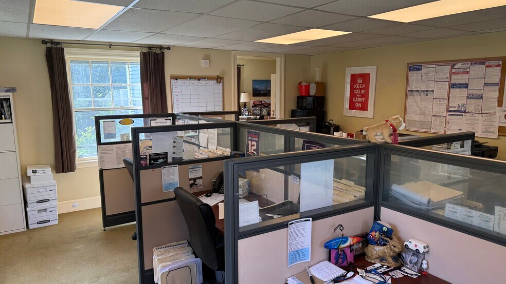 More Photos Of 243 South St, Hyannis Office For Sale
