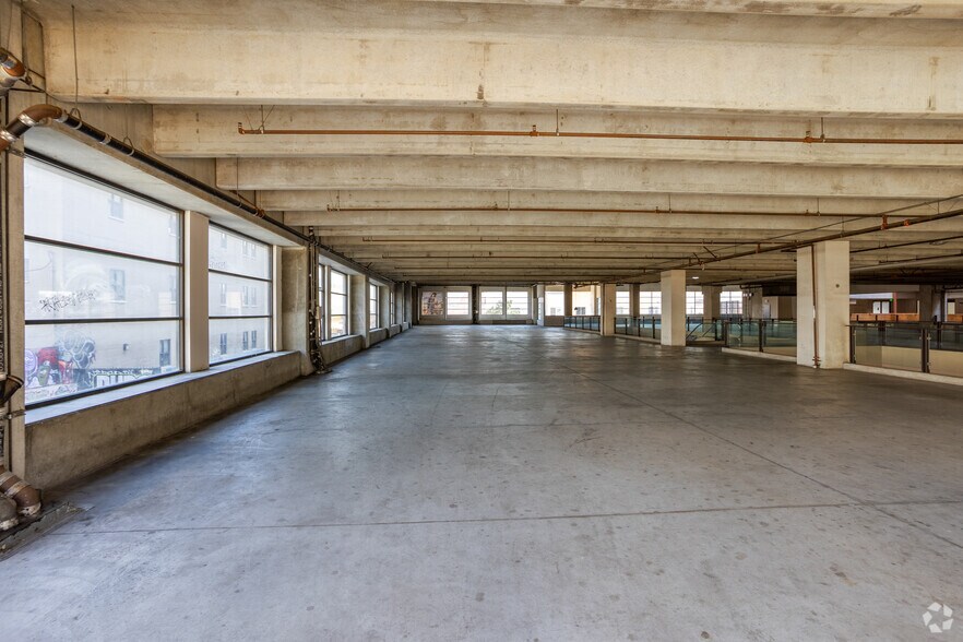 More Photos Of 334 S Main St, Los Angeles Apartments For Lease