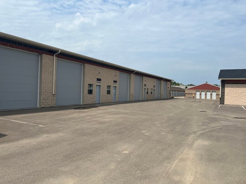 More Photos Of 96 E 8th St, Waconia Self Storage For Lease