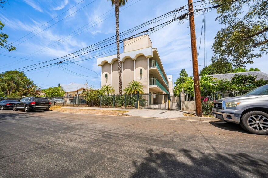 More Photos Of 5345 La Mirada Ave, Los Angeles Apartments For Sale
