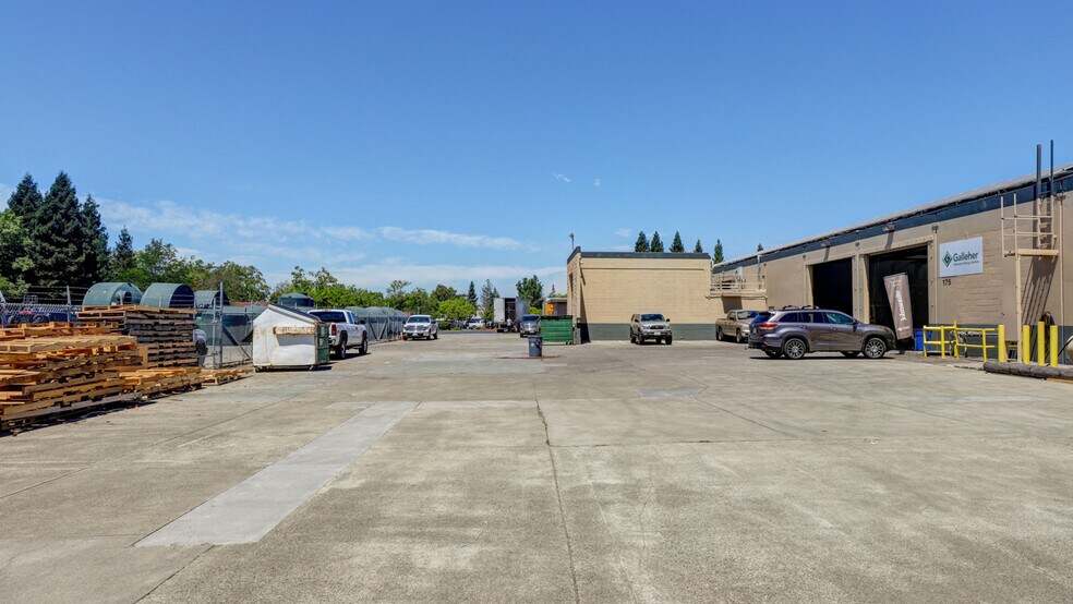 More Photos Of 210 Classic Ct, Rohnert Park Warehouse For Lease