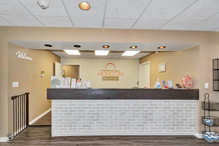 More Photos Of 1112 E Railroad St, Sandwich Office For Sale