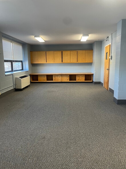 More Photos Of 200 Hillside Cir, West Springfield Medical For Lease