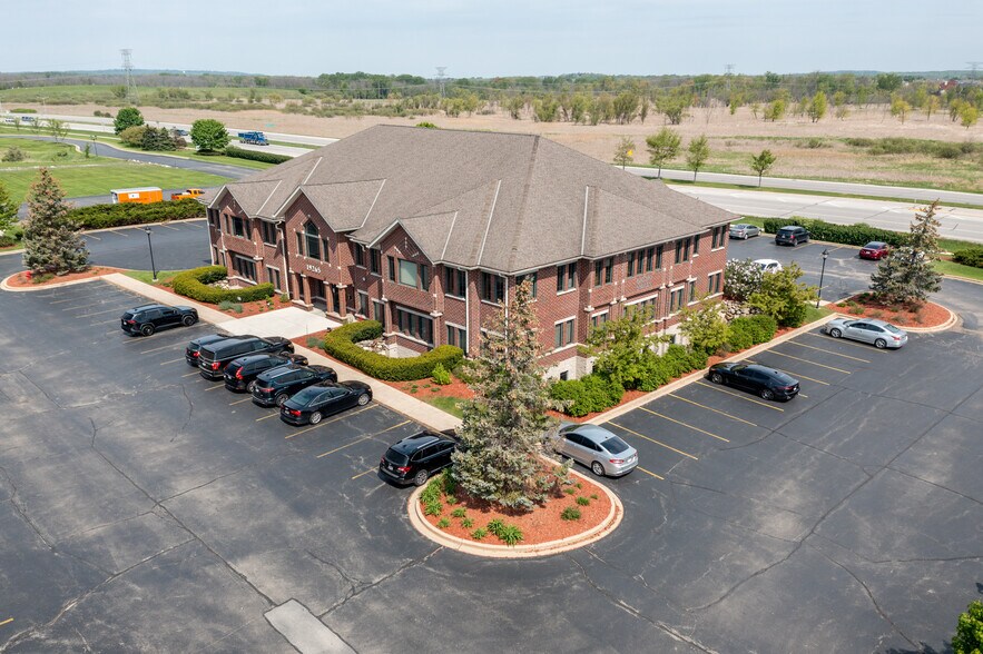 More Photos Of 19265 W Capitol Dr, Brookfield Medical For Lease