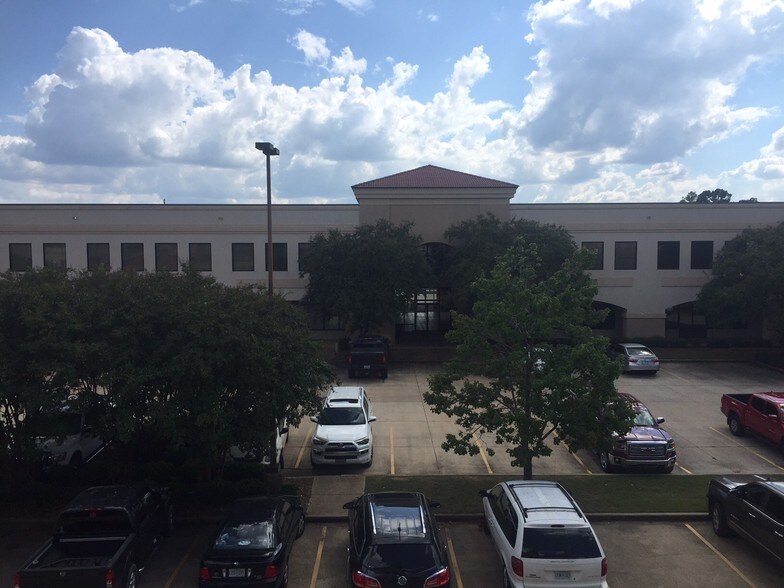 More Photos Of 144 S Thomas St, Tupelo Office For Lease