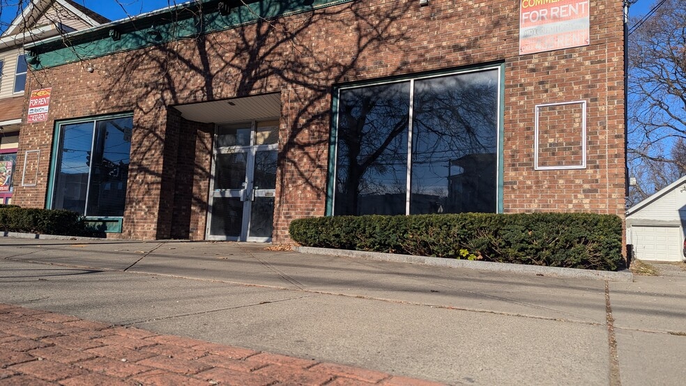Primary Photo Of 467 Delaware Ave, Albany Storefront For Lease