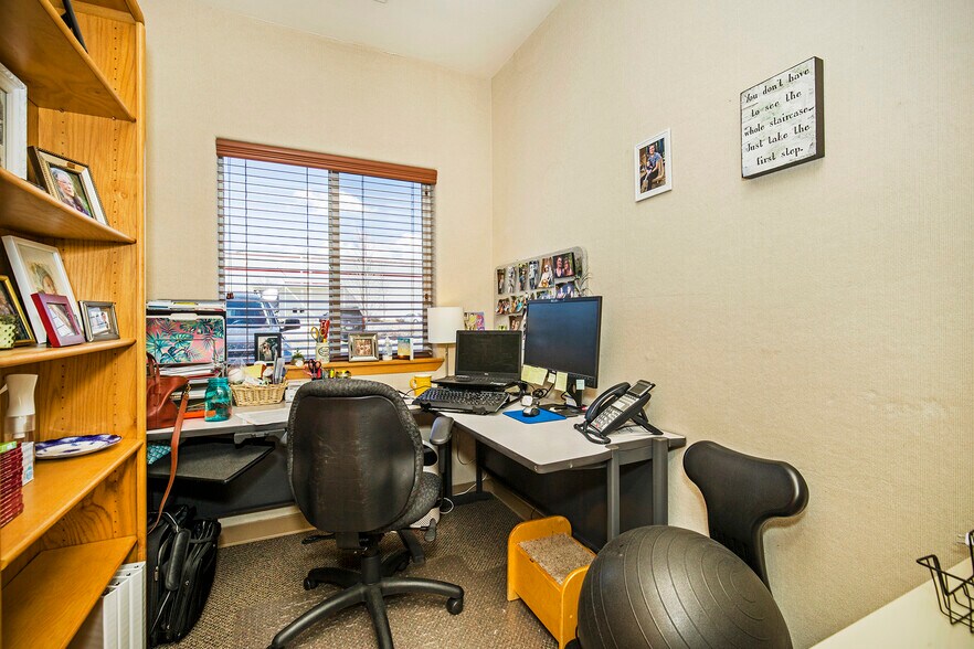 More Photos Of 137 McGhee Rd, Kootenai Storefront Retail Office For Sale