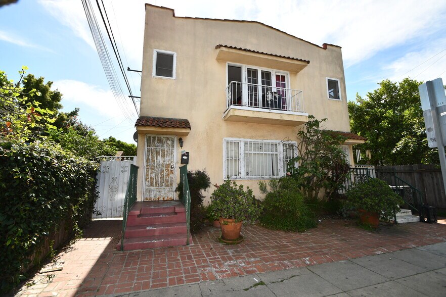 Primary Photo Of 3216 E 4th St, Long Beach Apartments For Sale