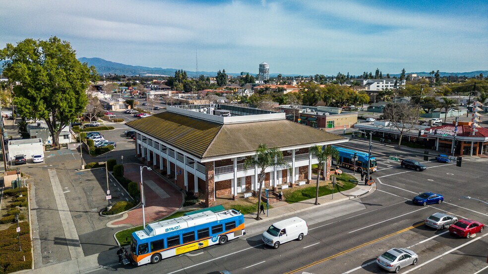 More Photos Of 1701 N Main St, Santa Ana Office For Sale