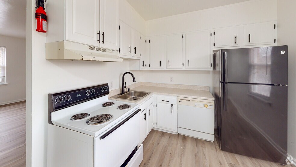 More Photos Of 60 Birchwood Ln, Cloverdale Apartments For Sale