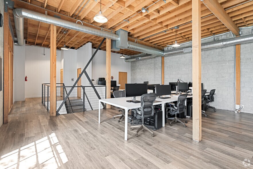 More Photos Of 2011 Pontius Ave, Los Angeles Loft Creative Space For Lease