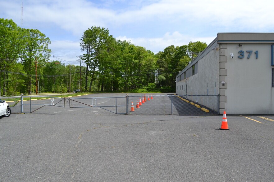 More Photos Of 371 Essex Rd, Tinton Falls Warehouse For Sale