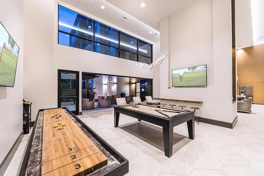 More Photos Of 808 W San Carlos St, San Jose Apartments For Lease