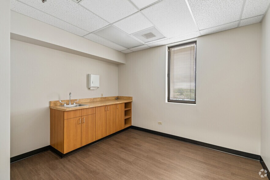 More Photos Of 6036 N 19th Ave, Phoenix Medical For Sale