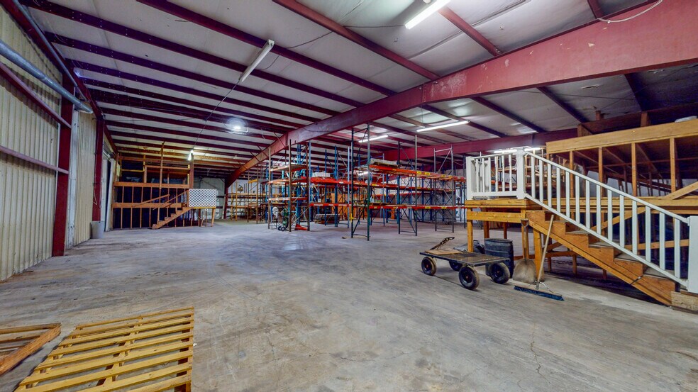 More Photos Of 5534/5546 Waterlevel Hwy, Cleveland Light Distribution For Sale