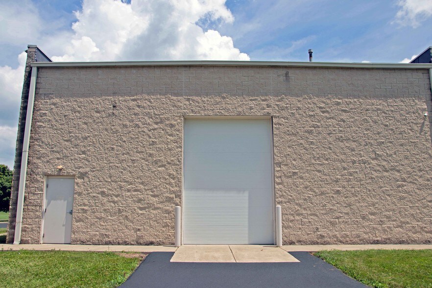 More Photos Of 3051 Delta Marine Dr, Reynoldsburg Light Manufacturing For Sale