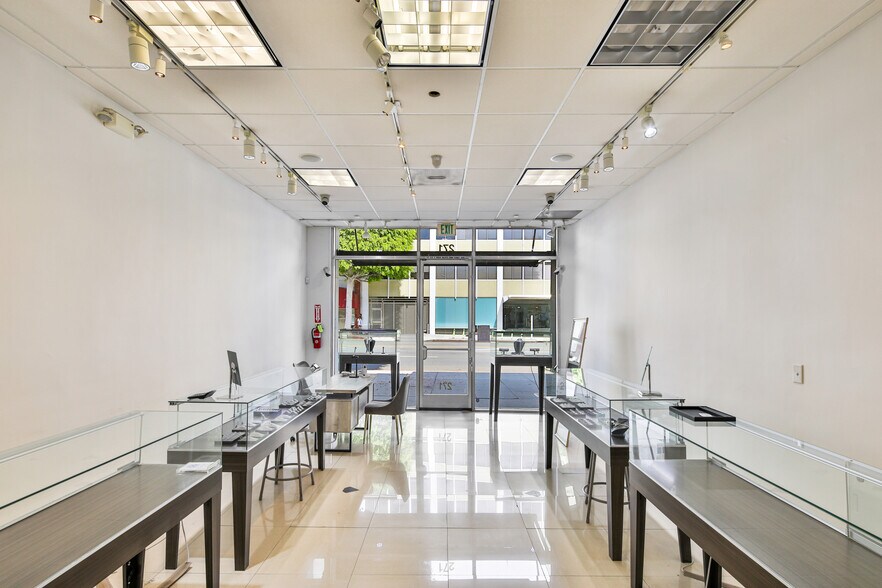 More Photos Of 269-281 S Beverly Dr, Beverly Hills Loft Creative Space For Lease
