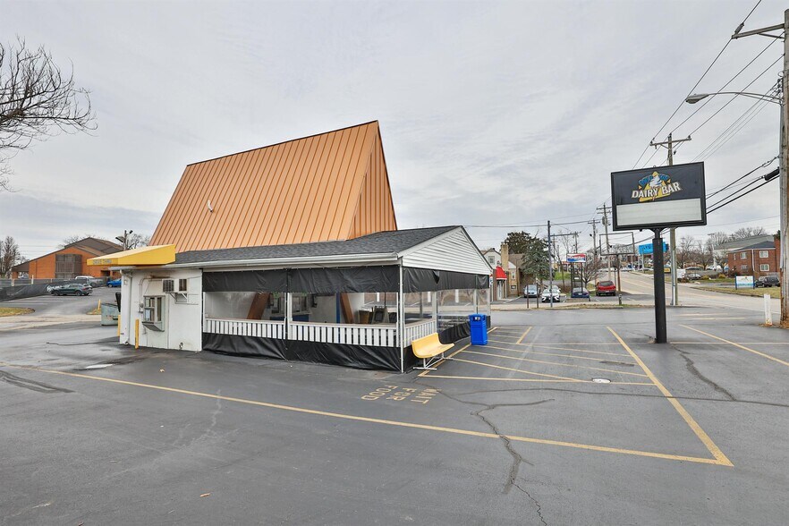 Primary Photo Of 2810 Blue Rock Rd, Cincinnati Fast Food For Sale