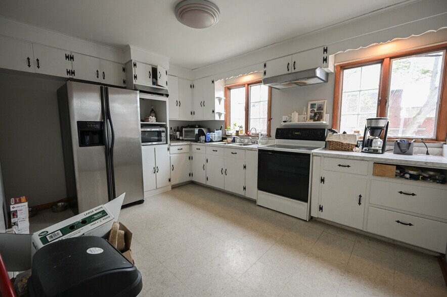 More Photos Of 704 Utica St, Oriskany Specialty For Sale