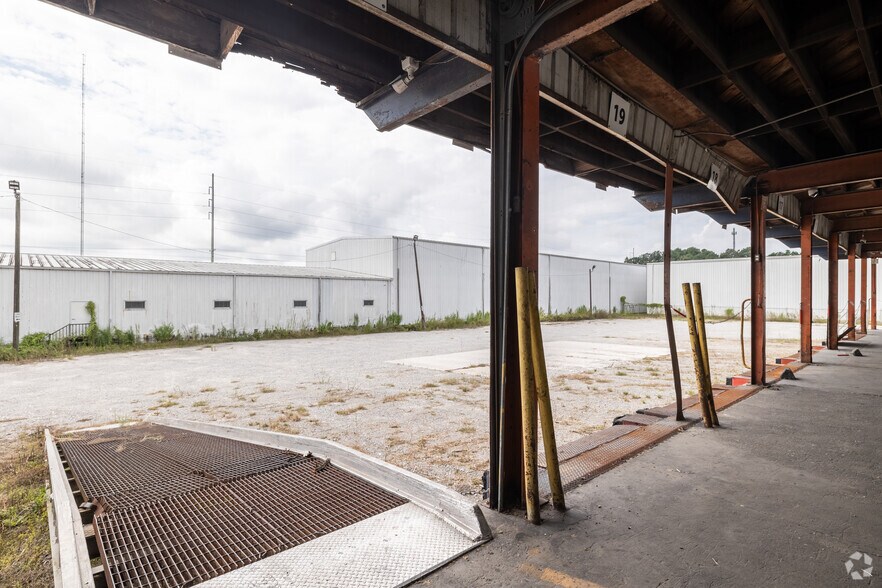 More Photos Of 3501 Edwin Ave, Savannah Truck Terminal For Sale
