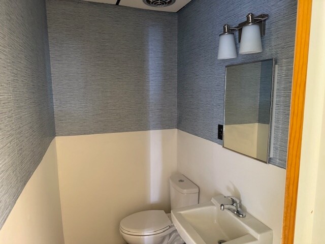 More Photos Of 4 John St, Morristown Office For Lease