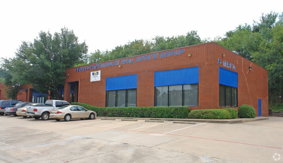 More Photos Of 5504-5512 Brentwood Stair Rd, Fort Worth Storefront Retail Office For Lease