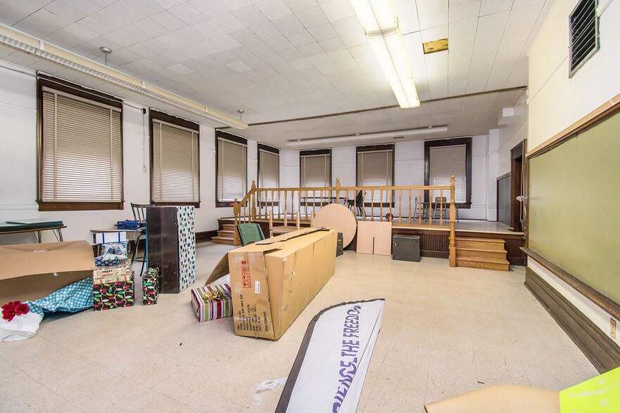 More Photos Of 485 SW Capital Ave, Battle Creek Specialty For Sale