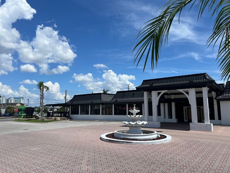 Primary Photo Of 7500 International Dr, Orlando General Retail For Sale