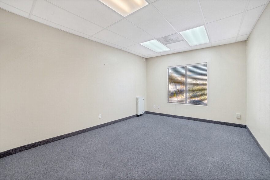 More Photos Of 2441 Tech Center Ct, Las Vegas Medical For Sale