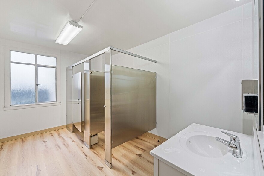 More Photos Of 340 Central Ave, Coos Bay Medical For Sale