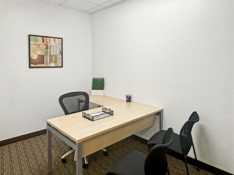 More Photos Of 7251 W Lake Mead Blvd, Las Vegas Coworking Space