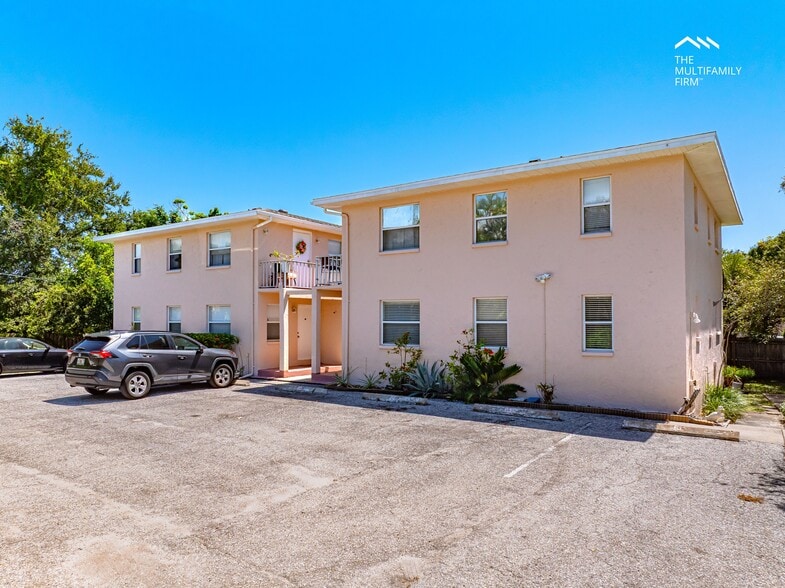More Photos Of 1630 Redwood St, Sarasota Apartments For Sale
