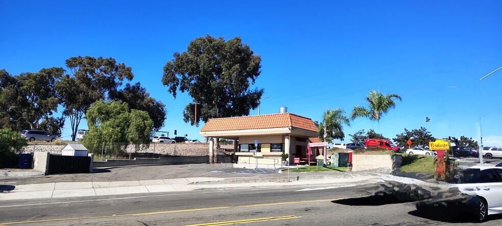 Primary Photo Of 1805 Hacienda Dr, Vista Fast Food For Lease