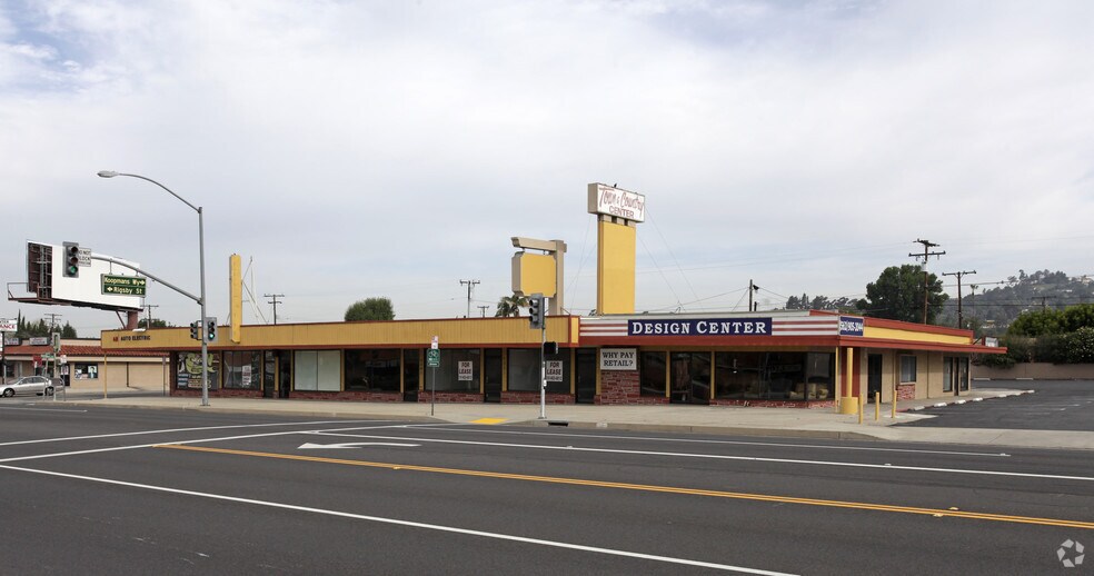 Primary Photo Of 2301-2371 W Whittier Blvd, La Habra Unknown For Lease