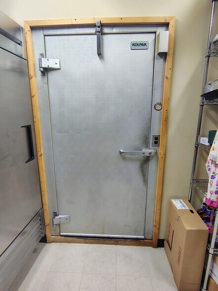 More Photos Of 71 N Grant St, Glidden Restaurant For Sale