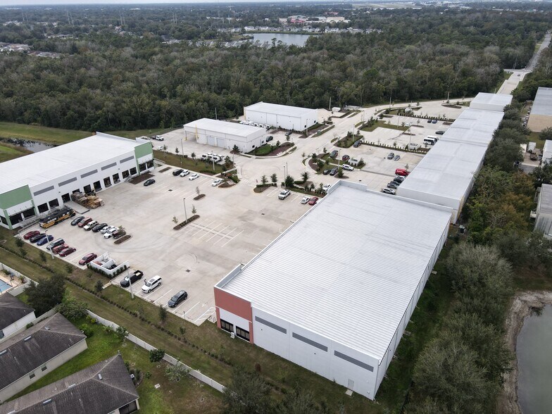 More Photos Of 6769 Curtis St, Orlando Warehouse For Lease