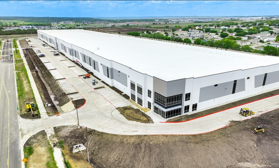More Photos Of 435 Aiken Dr, San Marcos Manufacturing For Sale