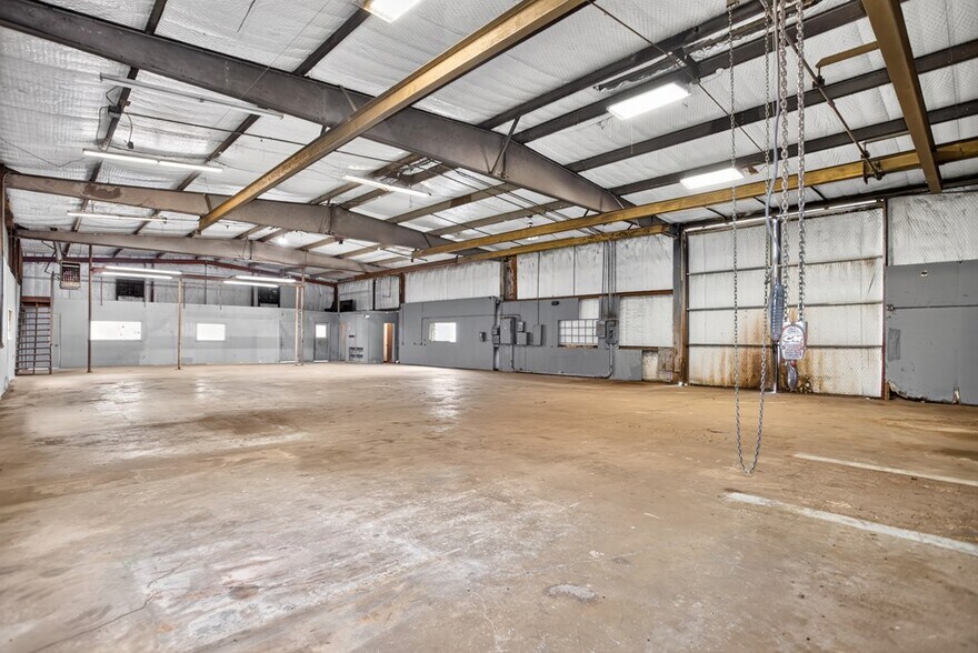 More Photos Of 903 Sayers St, Lufkin Warehouse For Sale