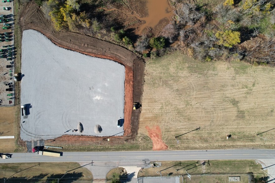 More Photos Of 801 N Sara Rd, Yukon Land For Lease