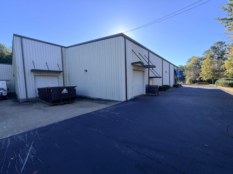 More Photos Of 4617 Milgen Rd, Columbus Warehouse For Lease