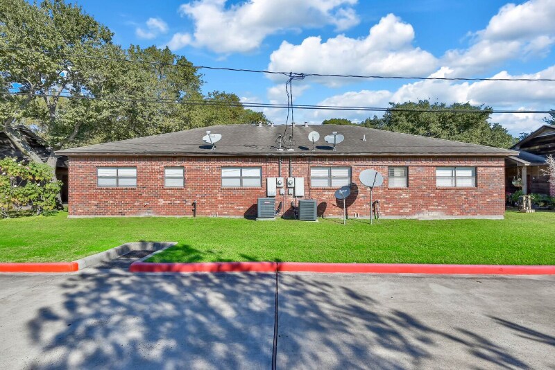 More Photos Of 28011 Johnson Rd, Tomball Apartments For Sale