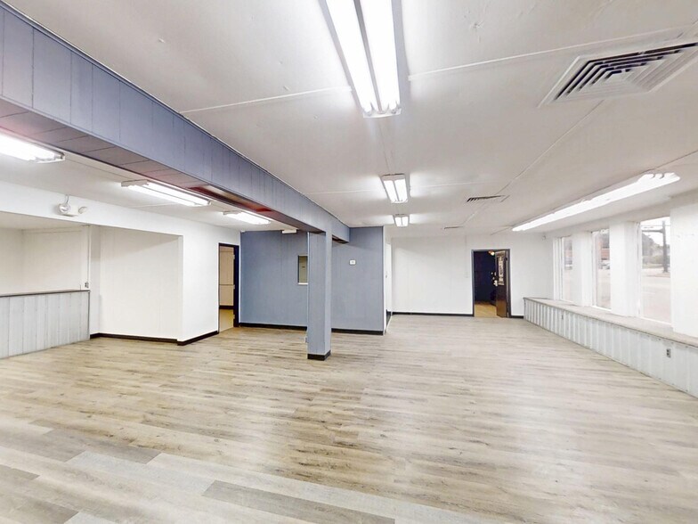 More Photos Of 138 E 12th St, Erie Freestanding For Lease